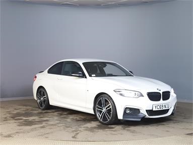 BMW 2 SERIES 220i M Sport 2dr [Nav] Step Auto Petrol - WHITE - YC69NKU - 2 Door Coupe