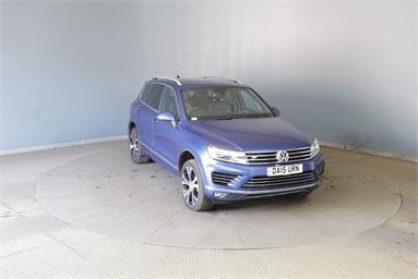 VOLKSWAGEN TOUAREG 3.0 V6 TDI BlueMotion Tech 262 R-Line 5dr Tip Auto Diesel - BLUE - DA15URN - 5 Door Estate