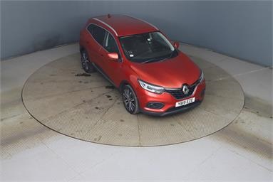 RENAULT KADJAR 1.3 TCE Iconic 5dr Petrol - RED - YB19EZE - 5 Door Hatchback