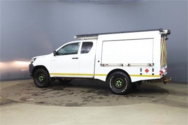 TOYOTA HILUX DIESEL Active Extra Cab Pick Up 2.4 D-4D Diesel - WHITE - MX18MHY - 3 Door Pick Up Body
