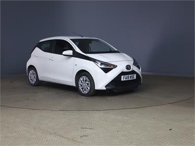 TOYOTA AYGO 1.0 VVT-i X-Play 5dr Petrol - WHITE - FA19WSE - 5 Door Hatchback