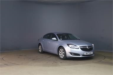 VAUXHALL INSIGNIA 2.0 CDTi [170] SRi Nav 5dr Auto Diesel - SILVER - DK17KGG - 5 Door Hatchback