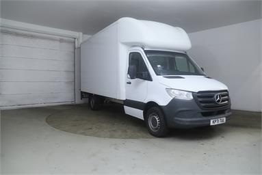 MERCEDES-BENZ SPRINTER 314CDI L3 DIESEL RWD 3.5t Progressive Luton Diesel - WHITE - KP71TUU - 2 Door Luton Box Body