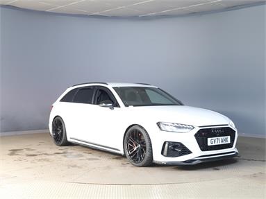 AUDI RS4 RS 4 TFSI Quattro Carbon Black 5dr Tiptronic Petrol - WHITE - GV71AHX - 5 Door Estate