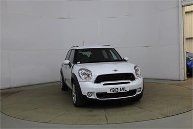 MINI COUNTRYMAN 2.0 Cooper S D 5dr Diesel - WHITE - YB13AVL - 5 Door Hatchback