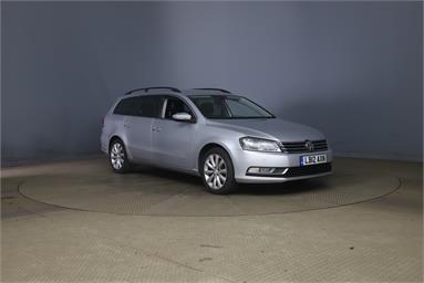 VOLKSWAGEN PASSAT 1.6 TDI Bluemotion Tech SE 5dr Diesel - SILVER - LB12AXN - 5 Door Estate
