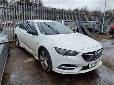 VAUXHALL INSIGNIA 1.5T SRi Vx-line Nav 5dr Petrol - WHITE - WV19KYX - 5 Door Hatchback