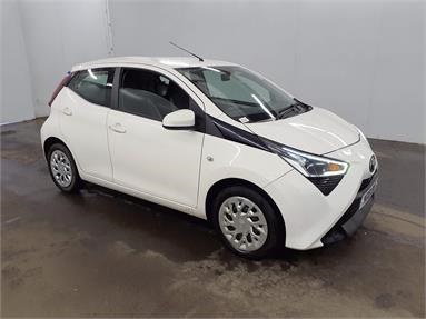 TOYOTA AYGO 1.0 VVT-i X-Play 5dr Petrol - WHITE - NG18BNY - 5 Door Hatchback