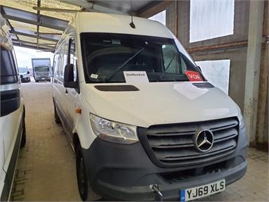 MERCEDES-BENZ SPRINTER 311CDI L3 DIESEL RWD 3.5t H2 Van Diesel - WHITE - YJ69XLS - 5 Door Panel Van