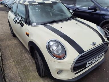 MINI HATCHBACK 1.2 One 5dr Petrol - WHITE - SK67YGW - 5 Door Hatchback