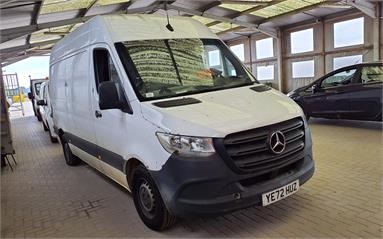 MERCEDES-BENZ SPRINTER 317CDI L2 DIESEL RWD 3.5t H2 Progressive Van Diesel - WHITE - YE72HUZ - 5 Door Panel Van