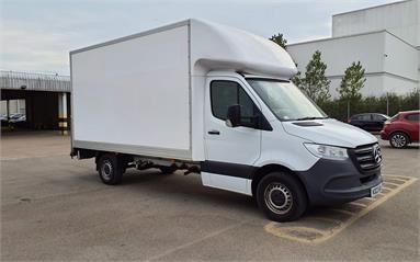 MERCEDES-BENZ SPRINTER 315CDI L3 DIESEL RWD 3.5t Progressive Luton 3 Seats Diesel - WHITE - KO23GKJ - 2 Door Luton Box Body