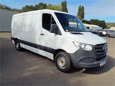 MERCEDES-BENZ SPRINTER 315CDI L2 DIESEL RWD 3.5t H2 Progressive Van Diesel - WHITE - YF22PUA - 5 Door Panel Van