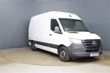MERCEDES-BENZ SPRINTER 315CDI L2 DIESEL RWD 3.5t H2 Progressive Van Diesel - WHITE - LN71UFV - 5 Door Panel Van