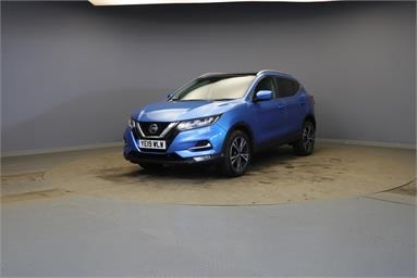 NISSAN QASHQAI 1.5 dCi 115 N-Connecta 5dr [Glass Roof Pack]