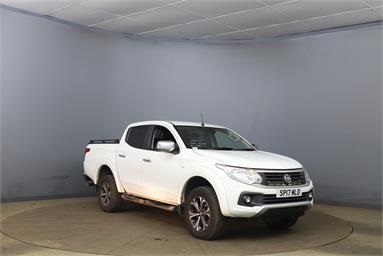 FIAT FULLBACK DIESEL 2.4 180hp LX Double Cab Pick Up Diesel - WHITE - SP17MLO - 4 Door Pick Up Body