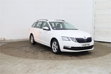 SKODA OCTAVIA 1.6 TDI SE Technology 5dr DSG Diesel - WHITE - LK19FHU - 5 Door Estate