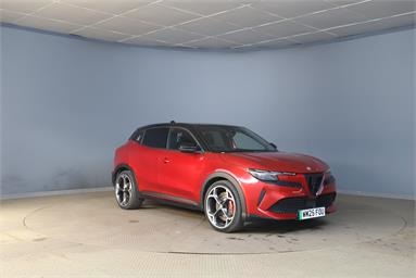 ALFA ROMEO JUNIOR 207kW Elettrica Veloce 54kWh 5dr Auto Electric - RED AND BLACK - WM25FOU - 5 Door Hatchback