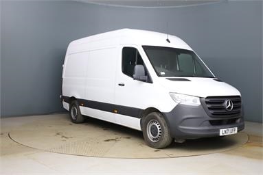 MERCEDES-BENZ SPRINTER 315CDI L2 DIESEL RWD 3.5t H2 Progressive Van Diesel - WHITE - LN71UFP - 5 Door Panel Van