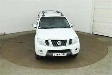 NISSAN NAVARA DIESEL Double Cab Pick Up Tekna 2.5dCi 190 4WD Diesel - WHITE - DV64OML - 4 Door Pick Up Body