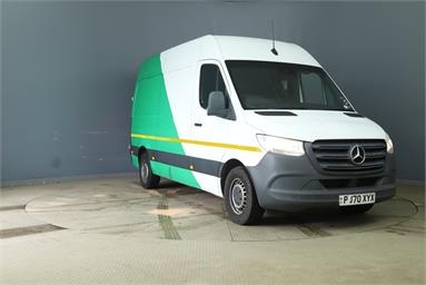 MERCEDES-BENZ SPRINTER 315CDI L2 DIESEL RWD 3.5t H2 Progressive Van Diesel - WHITE - PJ70XYX - 5 Door Panel Van