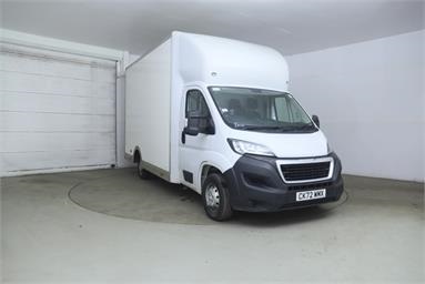 PEUGEOT BOXER 335 L3 DIESEL 2.2 BlueHDi Low floor Luton 140ps Diesel - WHITE - CK72WMX - 4 Door Luton Box Body