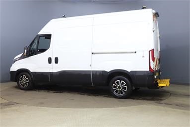 IVECO DAILY 35S12 DIESEL 2.3 High Roof Van 3520 WB Diesel - WHITE - BF69DXY - 5 Door Panel Van