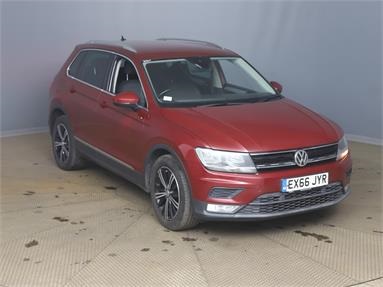 VOLKSWAGEN TIGUAN 2.0 TDi 150 SE Nav 5dr Diesel - Red - EX66JYR - 5 Door Estate