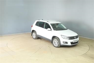 VOLKSWAGEN TIGUAN 2.0 TDi BlueMotion Tech Match 184 4MOTION 5dr DSG Diesel - WHITE - YX65YRY - 5 Door Estate