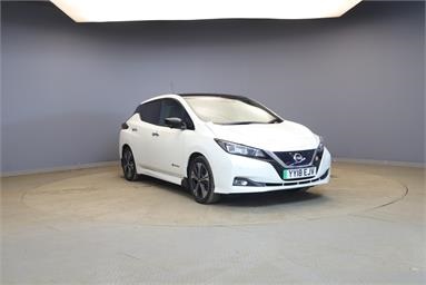 NISSAN LEAF 110kW Tekna 40kWh 5dr Auto Electric - WHITE - YY18EJV - 5 Door Hatchback