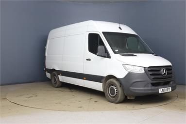 MERCEDES-BENZ SPRINTER 315CDI L2 DIESEL RWD 3.5t H2 Progressive Van Diesel - WHITE - LN71UFT - 6 Door Panel Van