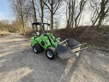 AVANT 635I  COMPACT LOADER WITH BUCKET & FORKS Diesel - GREEN - AP122519 - Plant Item