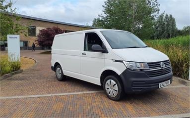 VOLKSWAGEN TRANSPORTER T28 SWB DIESEL 2.0 TDI 110 Startline Business Van Diesel - WHITE - CK22FPF - 5 Door Panel Van