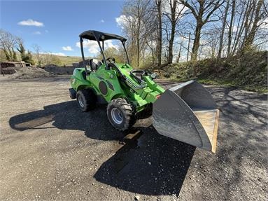 AVANT 755I COMPACT LOADER WITH BUCKET & FORKS Diesel - GREEN - AP116561 - Plant Item