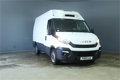 IVECO DAILY 35S12 DIESEL 2.3 High Roof Van 3520 WB Diesel - WHITE - FH19OJC - 5 Door Fridge Panel Van