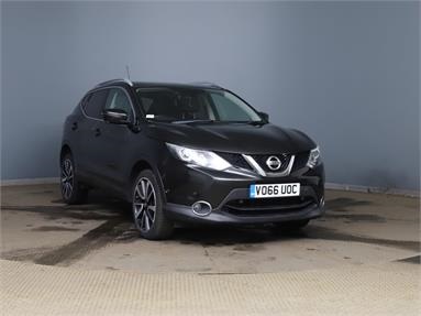 NISSAN QASHQAI 1.6 DiG-T Tekna 5dr Petrol - BLACK - VO66UOC - 5 Door Hatchback