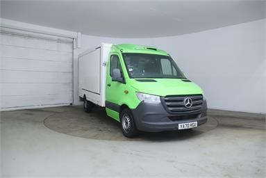 MERCEDES-BENZ SPRINTER 314CDI L2 DIESEL FWD 3.5t Progressive Chassis Cab 9G-Tronic Diesel - GREEN - YA70HGU - 4 Door Fridge Box Van Body