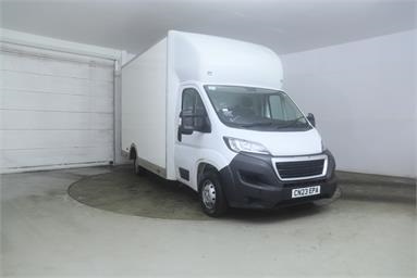 PEUGEOT BOXER 335 L3 DIESEL 2.2 BlueHDi Low floor Luton 140ps Diesel - WHITE - CN23EPA - 4 Door Luton Box Body