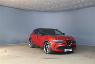ALFA ROMEO JUNIOR 207kW Elettrica Veloce 54kWh 5dr Auto Electric - RED AND BLACK - WM25HHV - 5 Door Hatchback