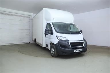 PEUGEOT BOXER 335 L3 DIESEL 2.2 BlueHDi Low floor Luton 140ps 13.5ft Diesel - ICE WHITE - CK72WMU - 4 Door Luton Box Body