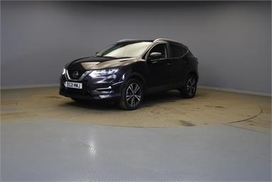 NISSAN QASHQAI 1.3 DiG-T N-Connecta 5dr [Glass Roof Pack]