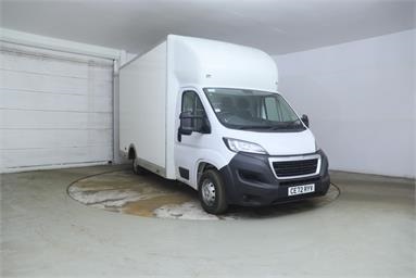PEUGEOT BOXER 335 L3 DIESEL 2.2 BlueHDi Low floor Luton 140ps Diesel - WHITE - CE72RYV - 4 Door Luton Box Body