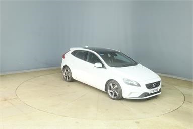VOLVO V40 D4 [190] R DESIGN Lux Nav 5dr Diesel - WHITE - KF15FYD - 5 Door Hatchback