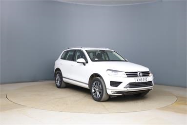 VOLKSWAGEN TOUAREG 3.0 V6 TDI BlueMotion Tech SE 5dr Tip Auto Diesel - WHITE - KY15EYD - 5 Door Estate