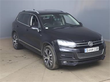 VOLKSWAGEN TOUAREG 3.0 V6 TDI R-Line 5dr Tip Auto Diesel - Black - KU63PFN - 5 Door Estate