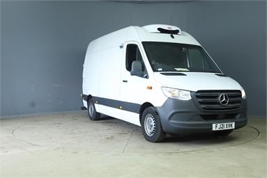 MERCEDES-BENZ SPRINTER 315CDI L2 DIESEL RWD 3.5t H2 Progressive Van Diesel - WHITE - FJ21XVK - 5 Door Fridge Panel Van