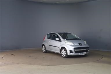 PEUGEOT 107 1.0 Urban 3dr Petrol - SILVER - MK09XUS - 3 Door Hatchback