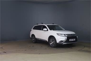 MITSUBISHI OUTLANDER 2.2 DI-D 4 5dr Diesel - WHITE - WV17FNC - 5 Door Estate