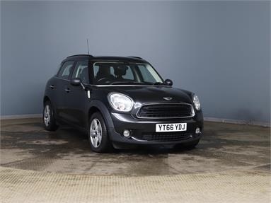 MINI COUNTRYMAN 1.6 One 5dr Petrol - BLACK - YT66YDJ - 5 Door Hatchback