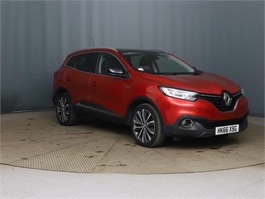 RENAULT KADJAR 1.2 TCE Signature Nav 5dr Petrol - Red - HK66XSG - 5 Door Hatchback
